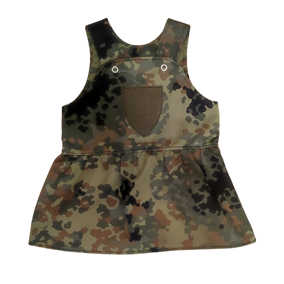 Flecktarn-Kleidchen oder -Strampler mit individuellem Flausch